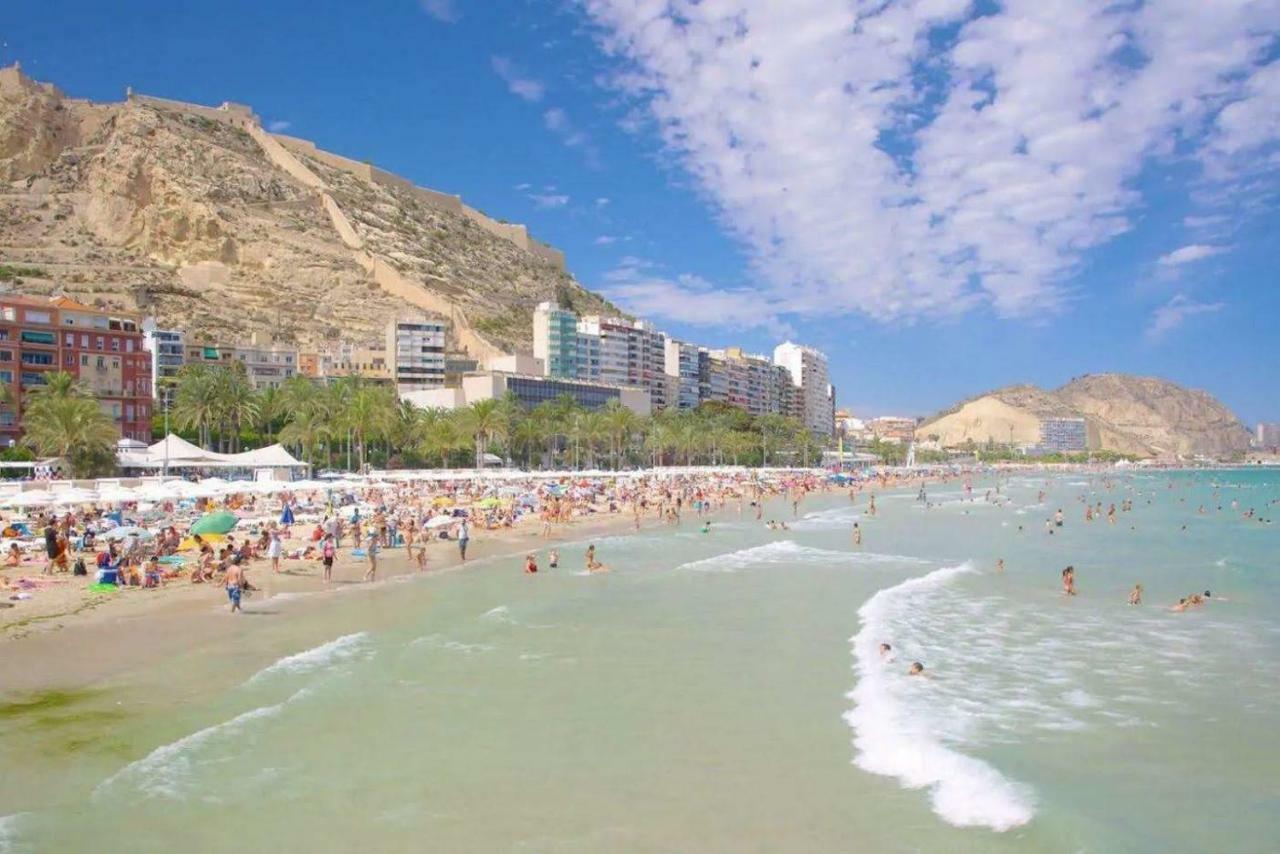 Atico Con Terraza En El Centro De Alicante Daire Dış mekan fotoğraf